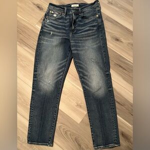 AE77 Premium Mom Jean - Medium Wash. NWOT!